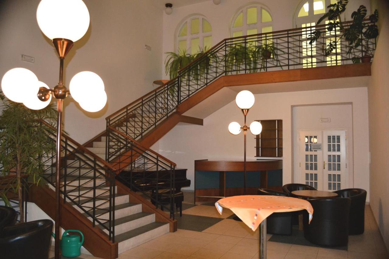 Hostel Masarykova Praga Zewnętrze zdjęcie