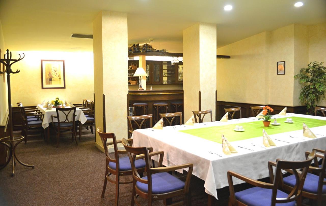 Hostel Masarykova Praga Zewnętrze zdjęcie